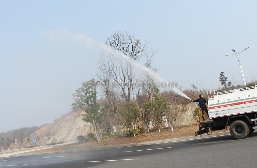 福田瑞沃12噸灑水車綠化高炮圖片.jpg